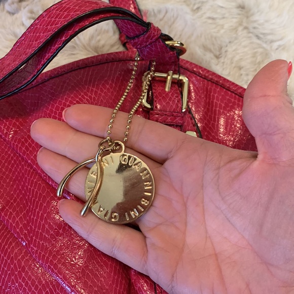 Gianni Bini fuchsia handbag - Picture 5 of 5